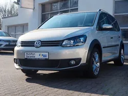 Silber Gebraucht 2014 VW Touran Cross Van / Kleinbus | 15.990 € (Teuer)