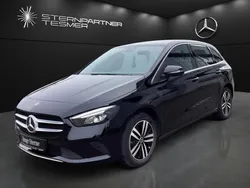Schwarz Gebraucht 2022 Mercedes B250 Van / Kleinbus | 26.390 € (Fairer Preis)