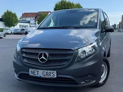 Grau Gebraucht 2020 Mercedes Vito Van / Kleinbus | 20.950 € (Fairer Preis)