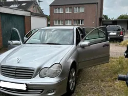 Silber Gebraucht 2004 Mercedes 200 Limousine | 3.350 €