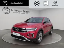 Kings red metallic (metallic) Gebraucht 2024 VW T-Roc Move SUV | 25.490 € (Fairer Preis)