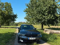 Silber Gebraucht 2021 BMW 330e Shadowline Kombi | 31.000 € (Fairer Preis)