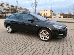 Schwarz Gebraucht 2015 Opel Astra Eco Kombi | 6.200 € (Fairer Preis)