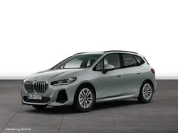 Grau Gebraucht 2024 BMW 220 Active Tourer Van / Kleinbus | 37.908 €