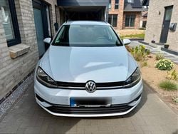 Grau Gebraucht 2017 VW Golf VII Kombi | 10.990 €