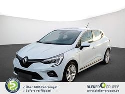 Weiß Gebraucht 2022 Renault Clio V Business Limousine | 11.380 € (Superpreis)