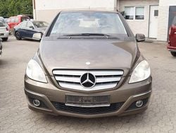 Braun Gebraucht 2009 Mercedes B180 Van / Kleinbus | 1.990 € (Superpreis)
