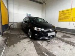 Schwarz Gebraucht 2016 VW Golf Sportsvan Allstar Van / Kleinbus | 14.500 € (Fairer Preis)