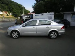 Silber Gebraucht 2008 Opel Astra Edition Limousine | 3.650 € (Etwas zu teuer)