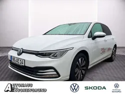Pure white Gebraucht 2024 VW Golf VIII Move Limousine | 22.890 € (Guter Preis)