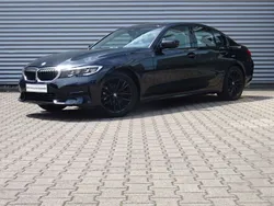 Black sapphire metallic Gebraucht 2022 BMW 320 Sport Line Limousine | 30.725 € (Fairer Preis)