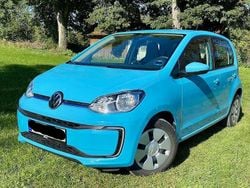 Blau Gebraucht 2021 VW e-up! Move Kleinwagen | 12.600 € (Fairer Preis)