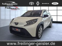 Schneeweiß Gebraucht 2024 Toyota Aygo Business Edition Kleinwagen | 16.990 € (Fairer Preis)
