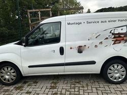 Weiß Gebraucht 2016 Opel Combo Selection Van / Kleinbus | 8.200 € (Etwas zu teuer)
