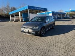 Grau Gebraucht 2016 VW Golf VII Limousine | 18.900 €