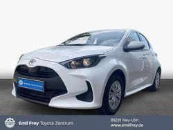 Schneeweiß Neu 2025 Toyota Yaris Comfort Limousine | 23.980 € (Fairer Preis)