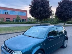 Blau Gebraucht 2001 VW Golf IV Kleinwagen | 2.700 € (Fairer Preis)