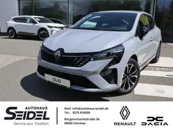 Grau Neu 2025 Renault Clio V Techno Limousine | 21.987 € (Fairer Preis)