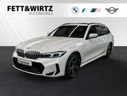 Alpinweiss Gebraucht 2024 BMW 330e M Sport Kombi | 47.800 € (Fairer Preis)