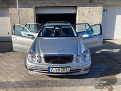Silber Gebraucht 2005 Mercedes E220 Avantgarde Limousine | 8.200 € (Teuer)