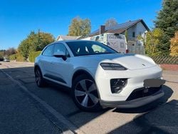 Weiß Gebraucht 2024 Porsche Macan SUV | 76.900 €