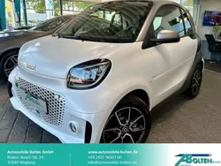 Weiß Gebraucht 2024 Smart ForTwo Electric Drive Exclusive Kleinwagen | 15.890 € (Fairer Preis)