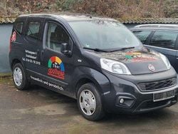 Schwarz Gebraucht 2018 Fiat Qubo Lounge Van / Kleinbus | 6.250 € (Guter Preis)