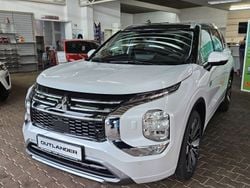 Weiß Neu 2025 Mitsubishi Outlander P-HEV SUV | 57.540 € (Teuer)