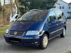 Blau Gebraucht 2009 VW Sharan Van / Kleinbus | 6.750 € (Teuer)