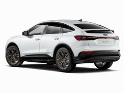 Weiß Gebraucht 2025 Audi Q4 Sportback e-tron S-Line SUV | 52.440 €