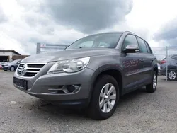 Grau Gebraucht 2010 VW Tiguan Track & Field SUV | 7.999 € (Fairer Preis)