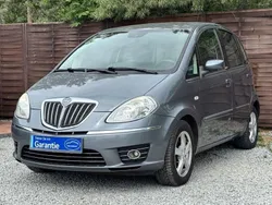 Grau Gebraucht 2008 Lancia Musa Van / Kleinbus | 2.800 € (Fairer Preis)