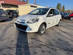 Weiß Gebraucht 2012 Renault Clio GrandTour Authentique Kombi | 4.975 €