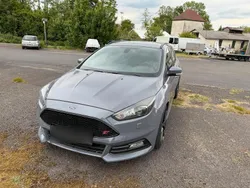 Grau Gebraucht 2015 Ford Focus ST Kombi | 13.000 € (Fairer Preis)