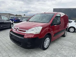 Rouge ardent Gebraucht 2011 Citroën Berlingo Van / Kleinbus | 5.900 € (Teuer)