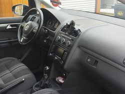 Grau Gebraucht 2013 VW Touran Match Van / Kleinbus | 7.950 € (Fairer Preis)