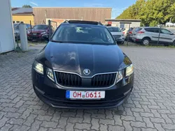 Schwarz Gebraucht 2018 Skoda Octavia Active Kombi | 7.999 € (Guter Preis)