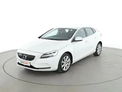 Weiß Gebraucht 2017 Volvo V40 Inscription Kombi | 15.890 € (Etwas zu teuer)