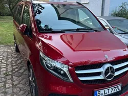 Rot Gebraucht 2019 Mercedes V220 Avantgarde Van / Kleinbus | 43.400 € (Fairer Preis)