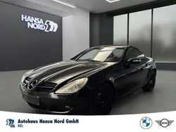 Schwarz / obsidianschwarz (metallic) Gebraucht 2007 Mercedes SLK200 Cabrio | 8.665 € (Superpreis)