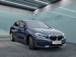 Blau Gebraucht 2024 BMW 118 Sport Line Kleinwagen | 29.500 € (Etwas zu teuer)