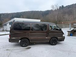 Braun Gebraucht 1996 Toyota HiAce Van / Kleinbus | 9.000 €