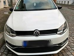 Weiß Gebraucht 2015 VW Polo Limousine | 10.000 € (Teuer)
