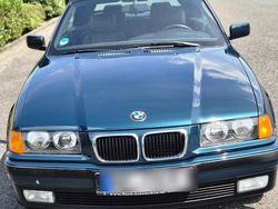Grün Gebraucht 1995 BMW 328 Cabriolet Cabrio | 12.450 €