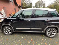Schwarz Gebraucht 2016 Fiat 500L Trekking Van / Kleinbus | 9.500 € (Fairer Preis)