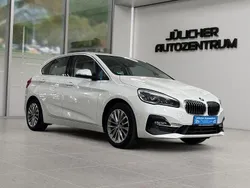 Weiß Gebraucht 2018 BMW 218 Active Tourer Luxury Line Van / Kleinbus | 13.990 € (Fairer Preis)