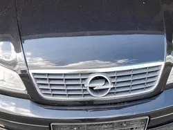 Schwarz Gebraucht 2002 Opel Omega Design Edition Kombi | 1.200 € (Fairer Preis)
