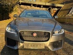 Grau Gebraucht 2020 Jaguar XF Limousine | 28.990 €