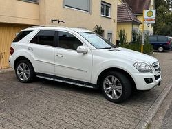 Weiß Gebraucht 2008 Mercedes ML500 SUV | 14.500 €