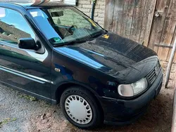 Schwarz Gebraucht 1997 VW Polo Kleinwagen | 2.300 €